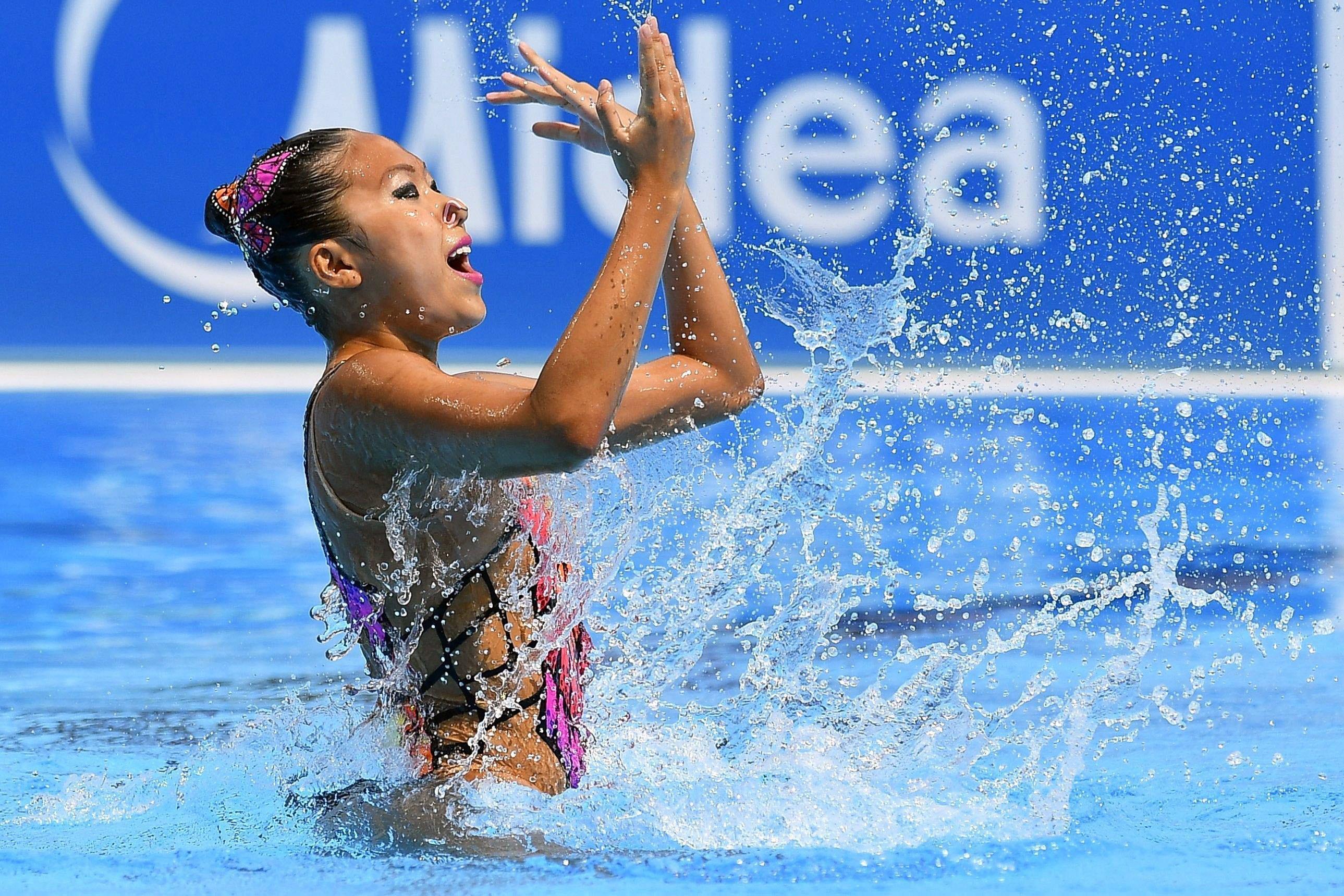 epa06086431 Debbie Soh of Singapore performs during the Women's Solo Technical Synchronised Swimming Preliminary Technical Routine of the FINA World Championships 2017 in Budapest, Hungary, 14 July 2017. The FINA Swimming World Championships 2017 runs from 14 to 30 July in Hungary.  EPA/ZSOLT CZEGLEDI HUNGARY OUT