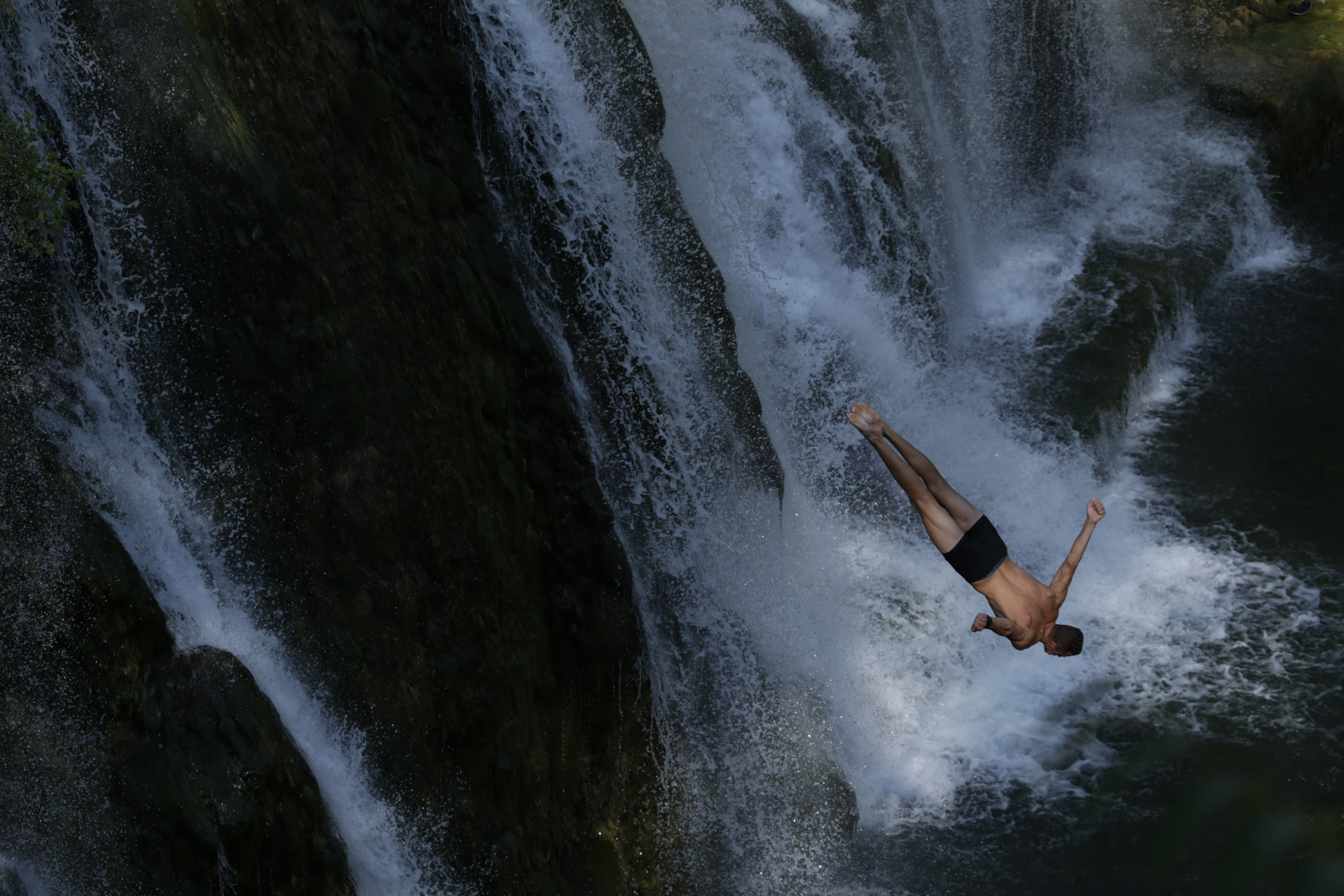 Gara di salto della cascata in Bosnia