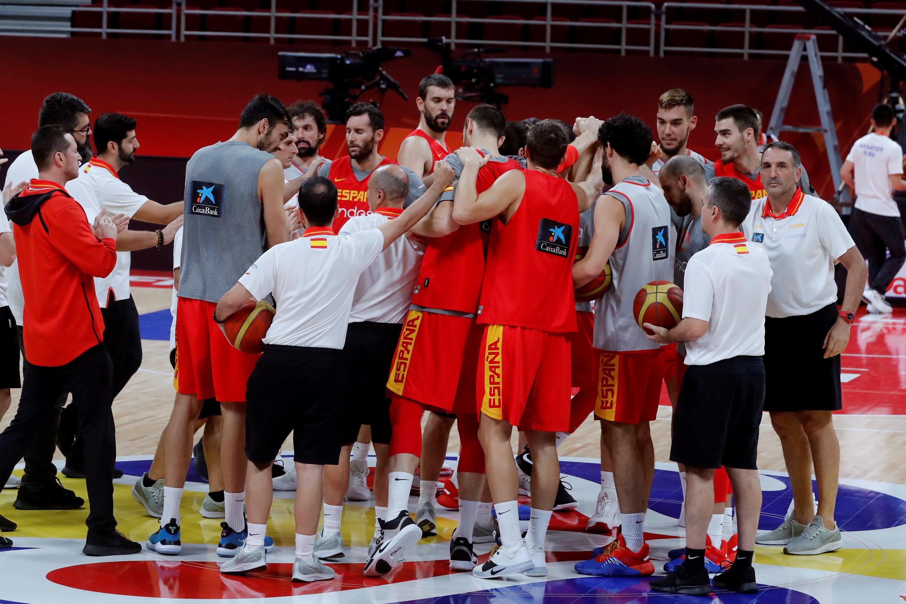 epa07837828 Spain's players attend a training session of the Spanish national basketball team in Beijing, China, 12 September 2019. Spain will face Australia in their FIBA Basketball World Cup 2019 semi final match on 13 September 2019.  EPA/Juan Carlos Hidalgo
