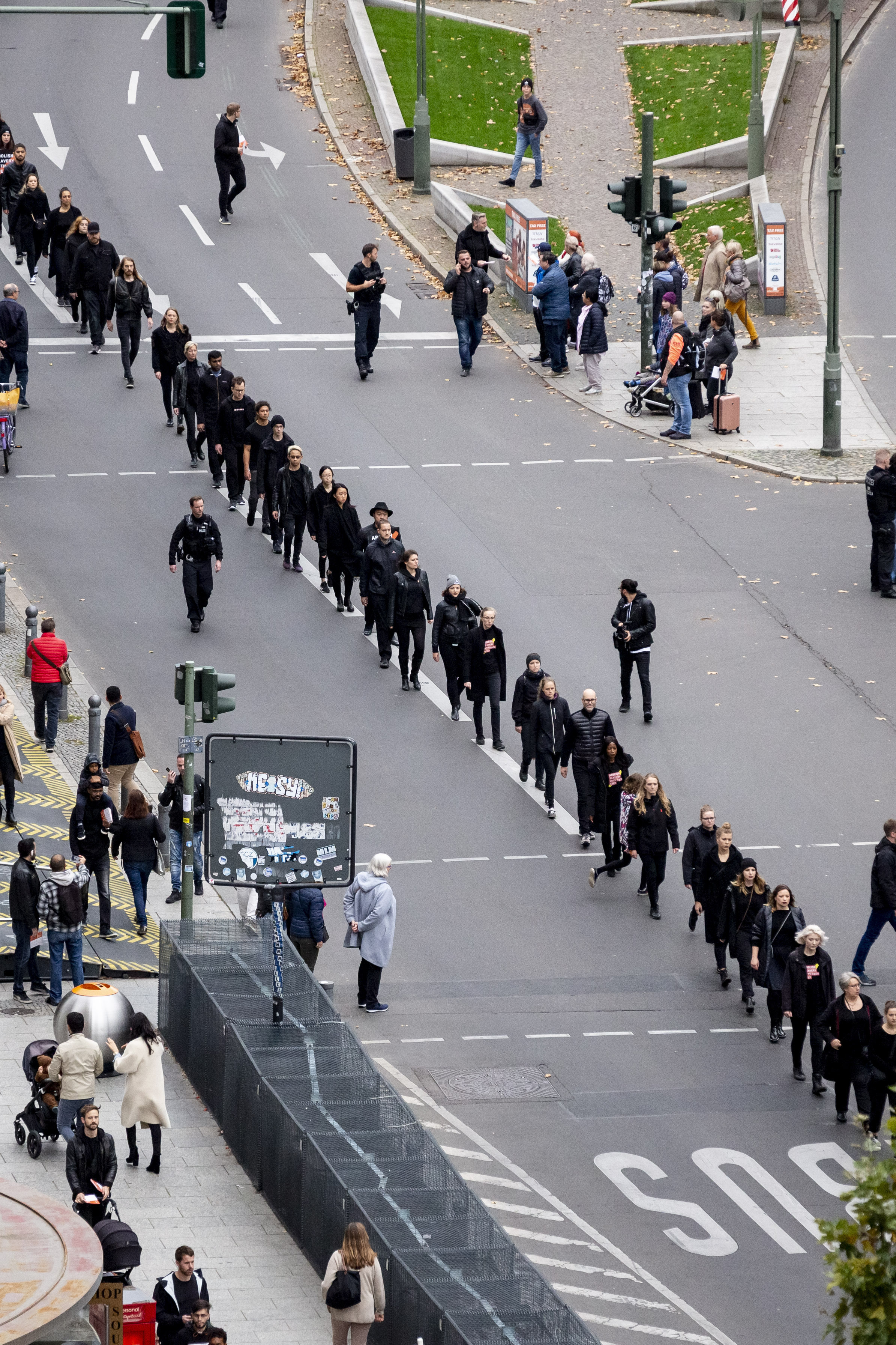 19 October 2019, Berlin: Participants of the worldwide 