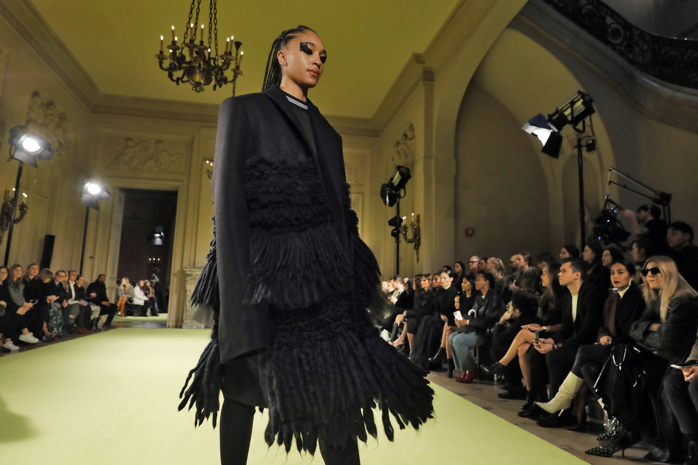 New York Fashion Week 2020, sfilata Vera Wang (AP Photo/Richard Drew)