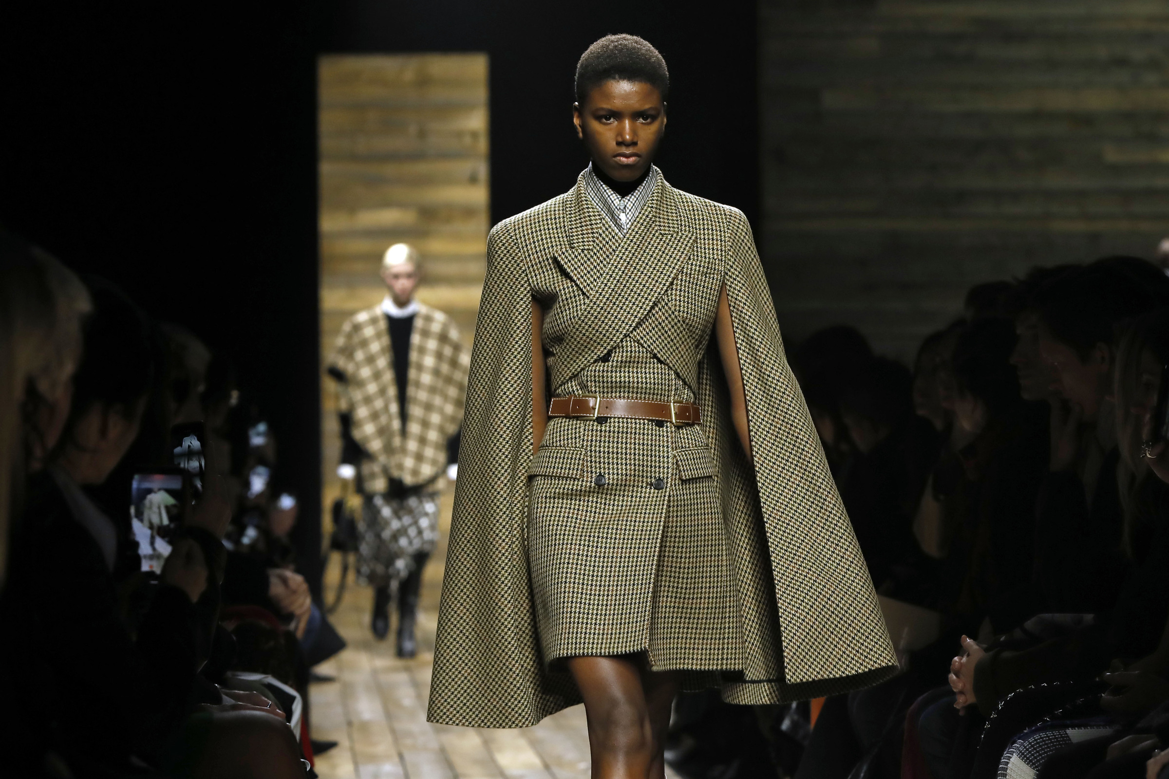 New York Fashion Week 2020, sfilata Kors (AP Photo/Richard Drew)