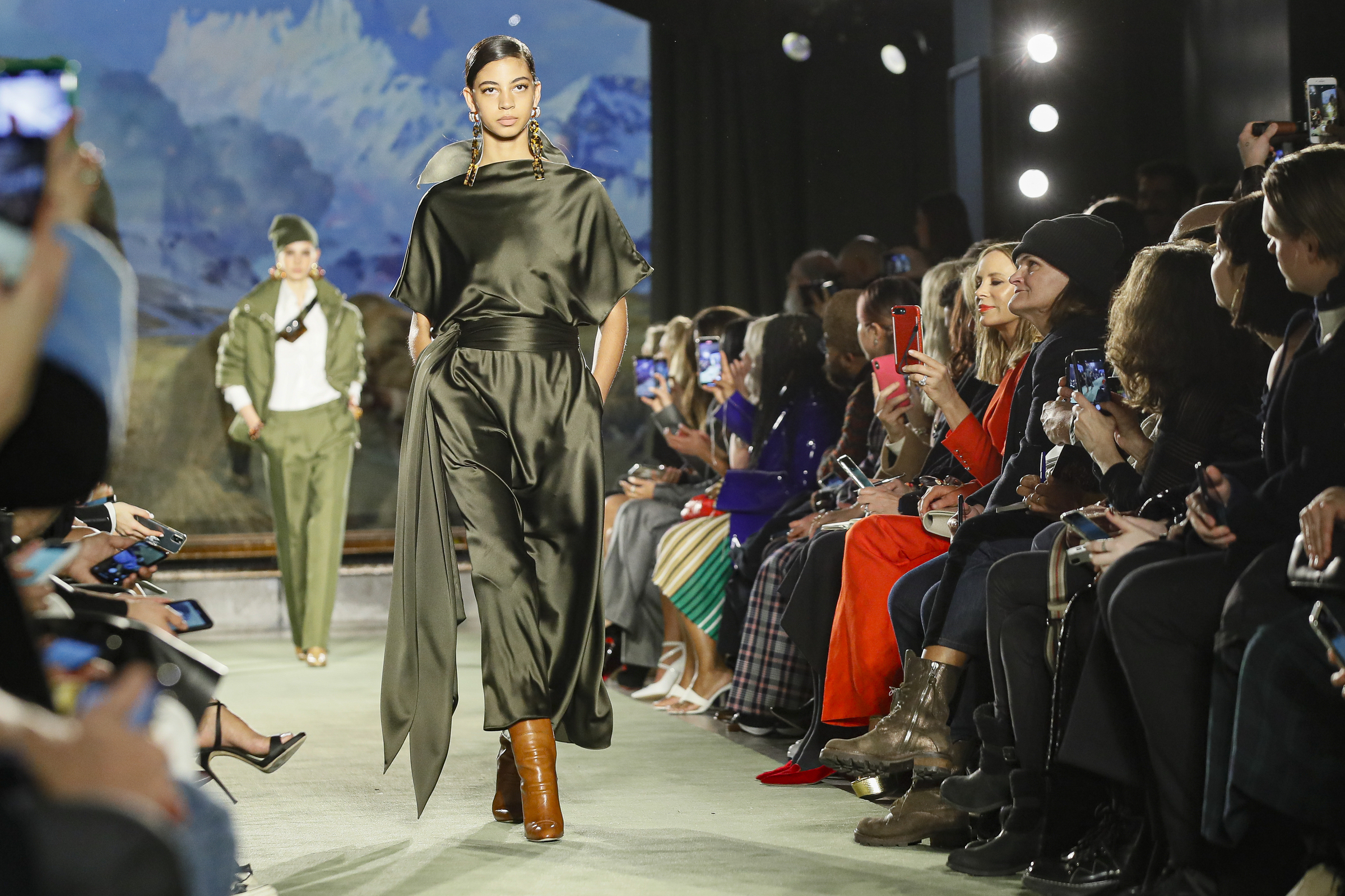 New York, Fashion Week (AP Photo/John Minchillo)