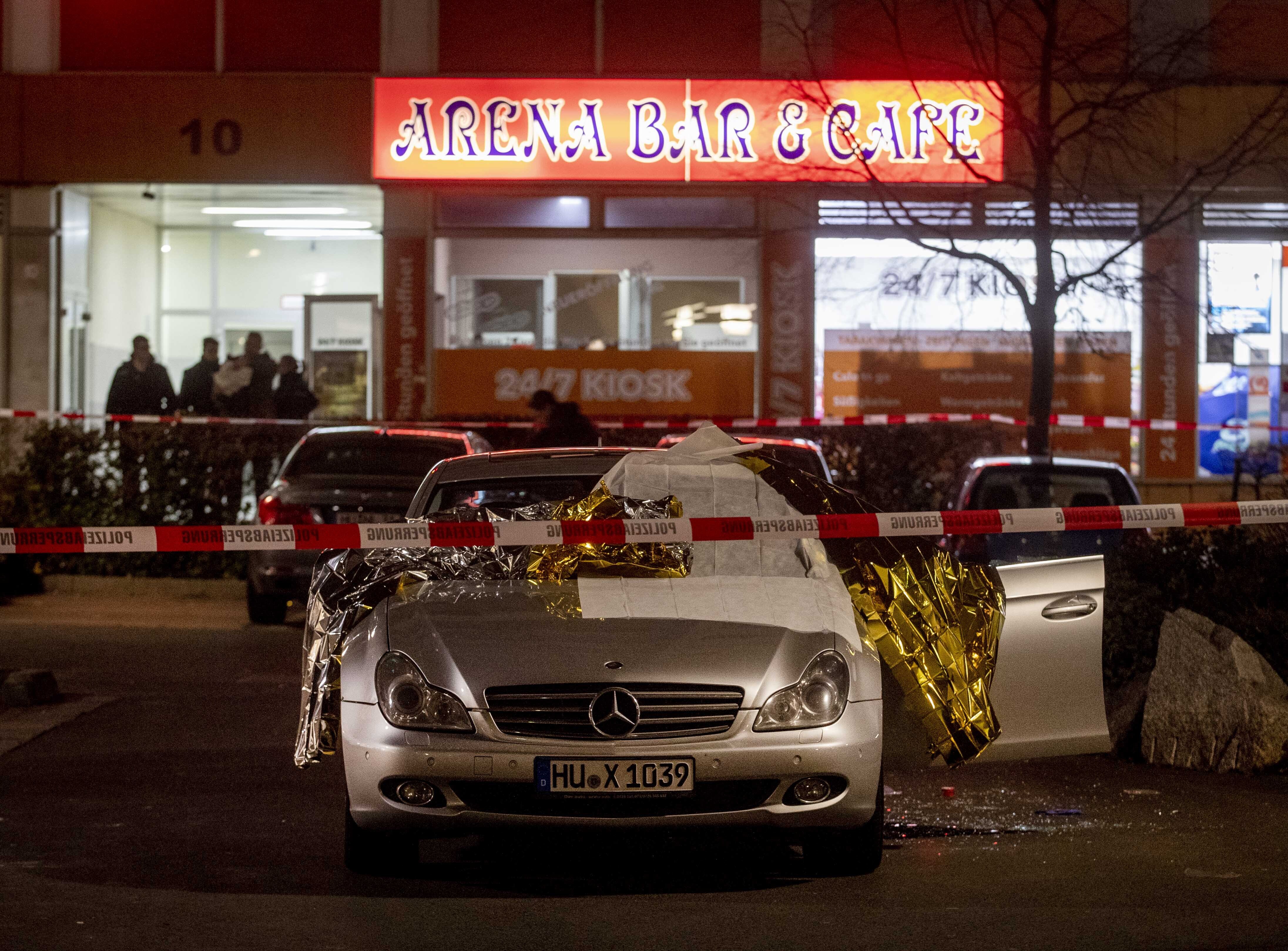 Germania, strage ad Hanau (AP Photo/Michael Probst)