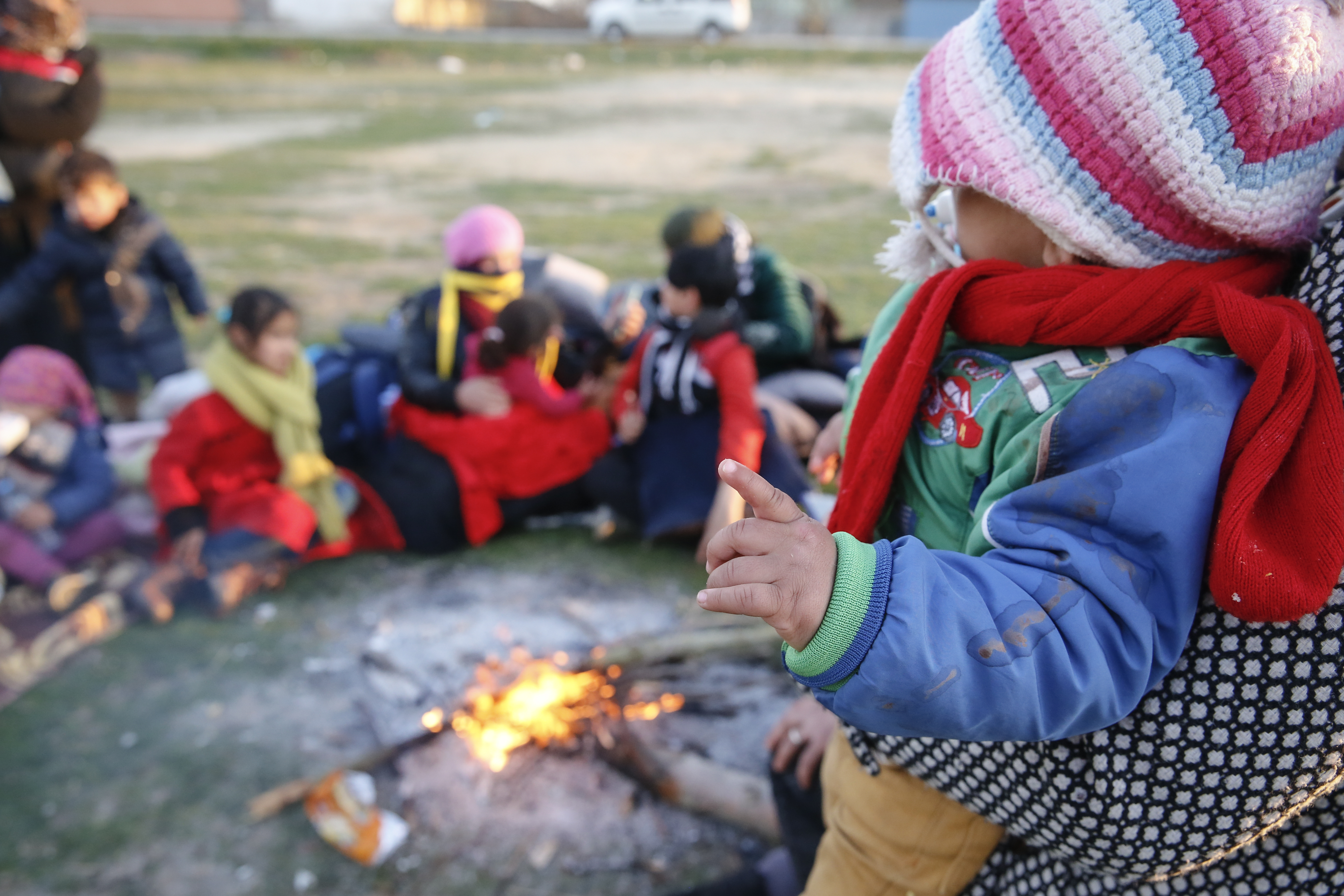 Migranti, migliaia in arrivo al confine fra Grecia e Turchia (AP Photo/Darko Bandic)
