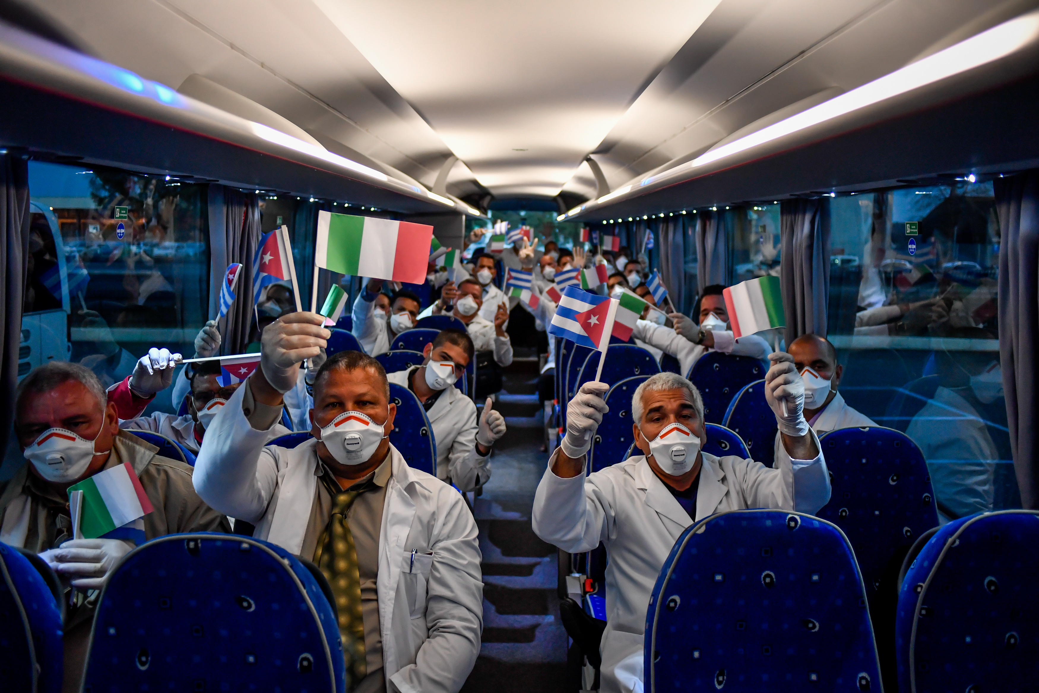 Foto Claudio Furlan/LaPresse 
22 Marzo 2020 Varese (Italia) 
cronaca 
Arrivo della delegazione di medici cubani che verranno impiegati nell’ospedale da campo allestito all’ospedale di Crema

Photo Claudio Furlan/LaPresse 
22 March 2020 Varese (Italy) news 
Arrival of the delegation of Cuban doctors who will be employed in the field hospital set up at the Crema hospital