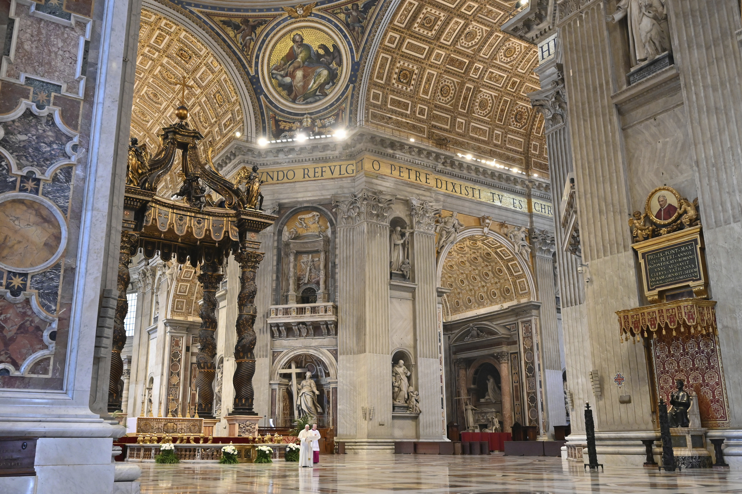 Papa Francesco durante il messaggio urbi et orbi della domenica di Pasqua (Andreas Solaro/Pool Photo via AP)