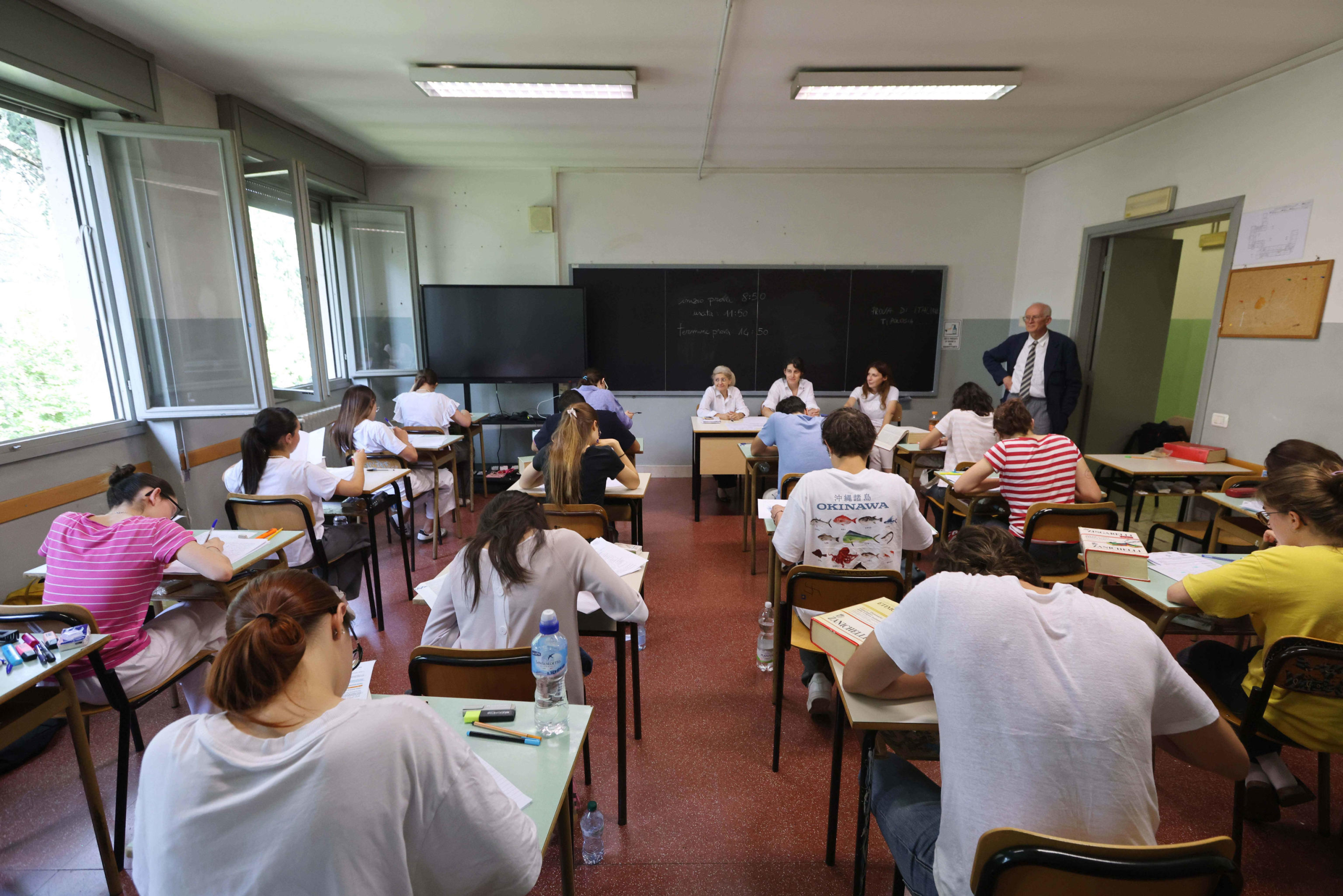 Gli esami di maturita' al Liceo Classico Arnaldo, Brescia, 19 giugno 2024. Foto ANSA/ FILIPPO VENEZIA