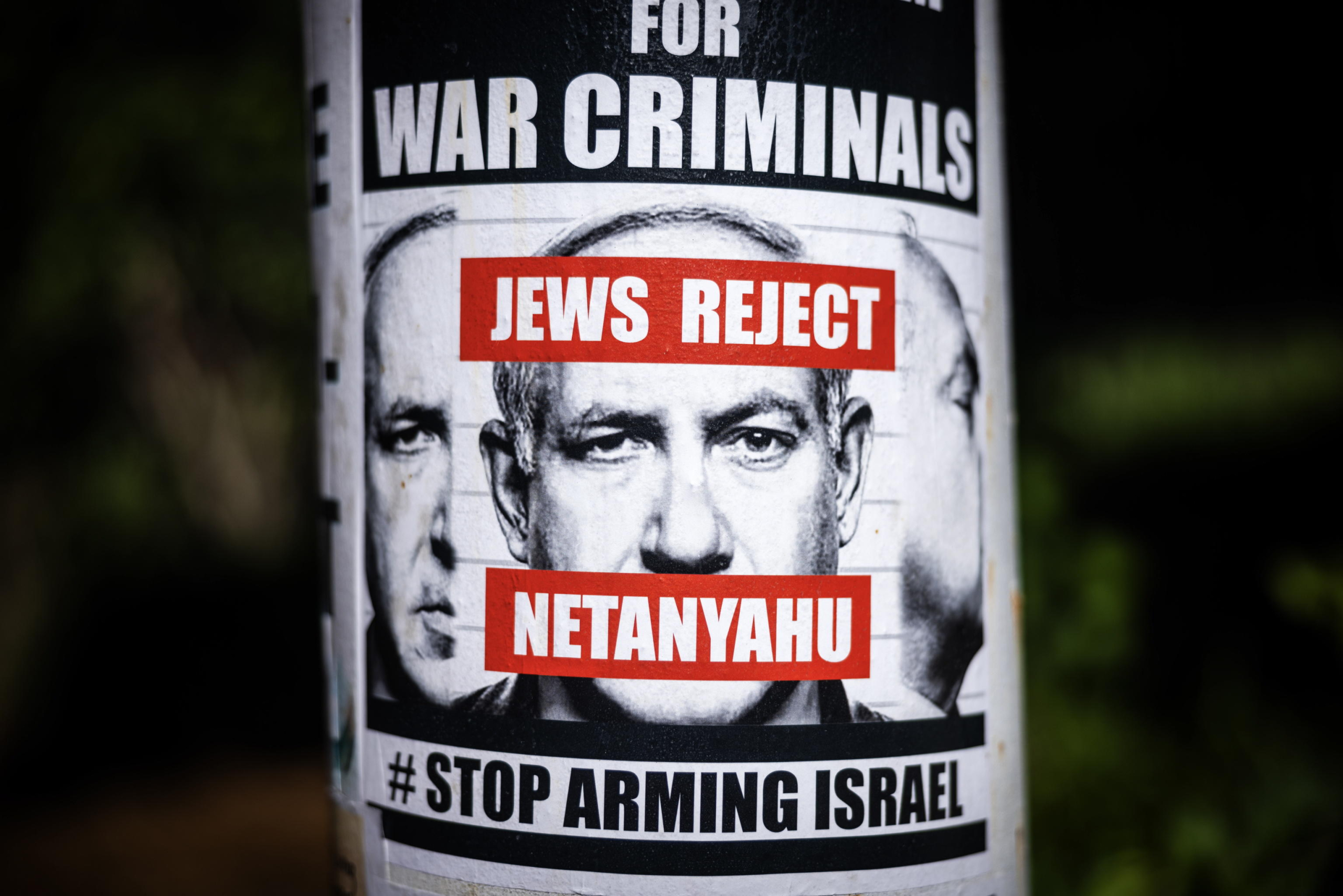 epa11547697 An anti-Israeli Prime Minister Benjamin Netanyahu sign, part of a months-long vigil against the Israel-Hamas conflict in Gaza, is displayed outside the Israeli embassy in Washington, DC, USA, 13 August 2024. More than 39,900 Palestinians and over 1,400 Israelis have been killed, according to the Palestinian Health Ministry and the Israel Defense Forces (IDF), since Hamas militants launched an attack against Israel from the Gaza Strip on 07 October 2023, and the Israeli operations in Gaza and the West Bank which followed it.  EPA/JIM LO SCALZO