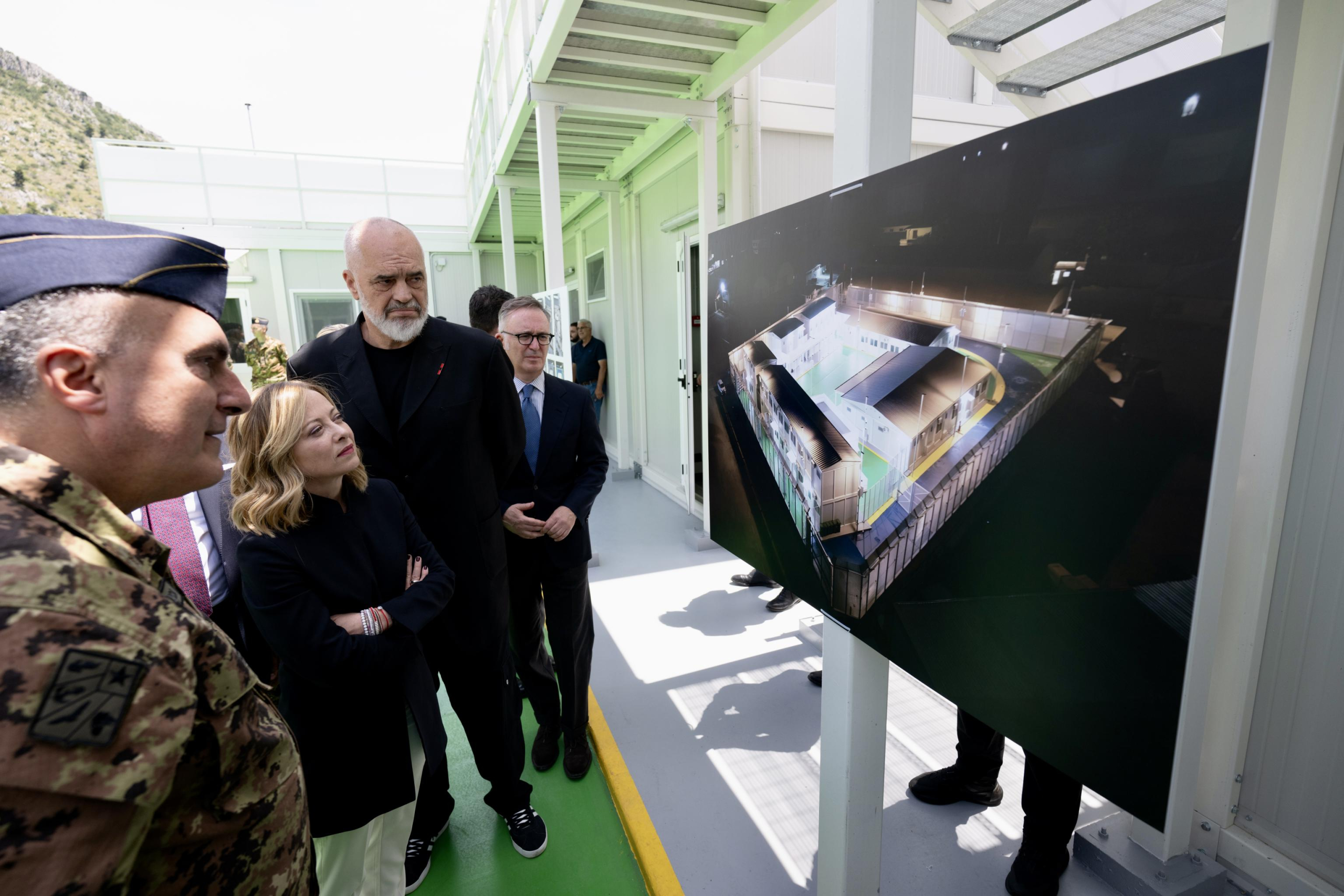 La premier Giorgia Meloni e il primo ministro albanese Edi Rama al porto di Shengjin per una visita all'hospot destinato alle procedure di ingresso dei migranti, realizzato in base al Protocollo fra Italia e Albania, 05 giugno 2024./// Italian Prime Minister Giorgia Meloni and Albanian Prime Minister Edi Rama at the port of Shengjin for a visit to the hotspot intended for the entry procedures of migrants, created on the basis of the Protocol between Italy and Albania, 05 June 2024.
ANSA/ UFFICIO STAMPA PRESIDENZA DEL CONSIGLIO/ FILIPPO ATTILI
+++ ANSA PROVIDES ACCESS TO THIS HANDOUT PHOTO TO BE USED SOLELY TO ILLUSTRATE   NEWS REPORTING OR COMMENTARY ON THE FACTS OR EVENTS DEPICTED IN THIS IMAGE; NO   ARCHIVING; NO LICENSING +++ NPK +++