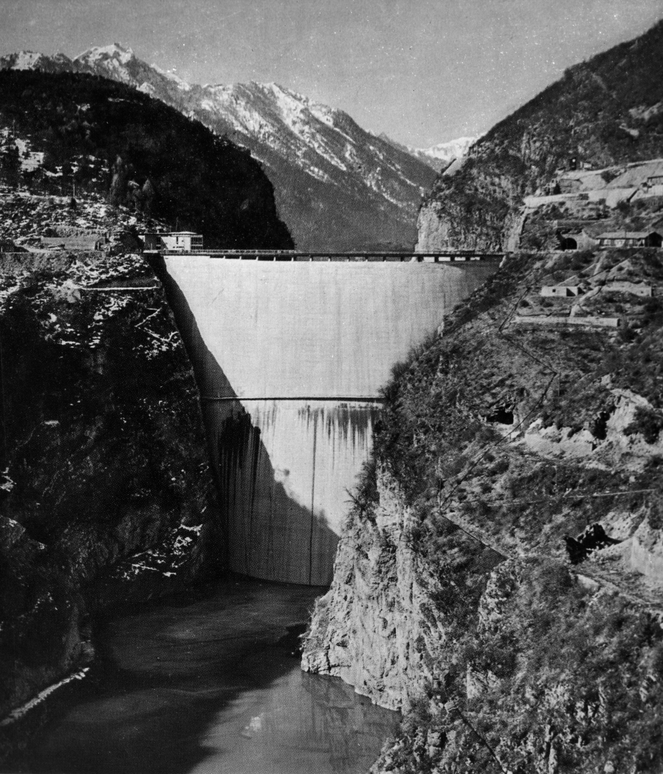 Bolzano: Diga del Vajont vista dal monte.
Ansa archivio sim neg. 36074