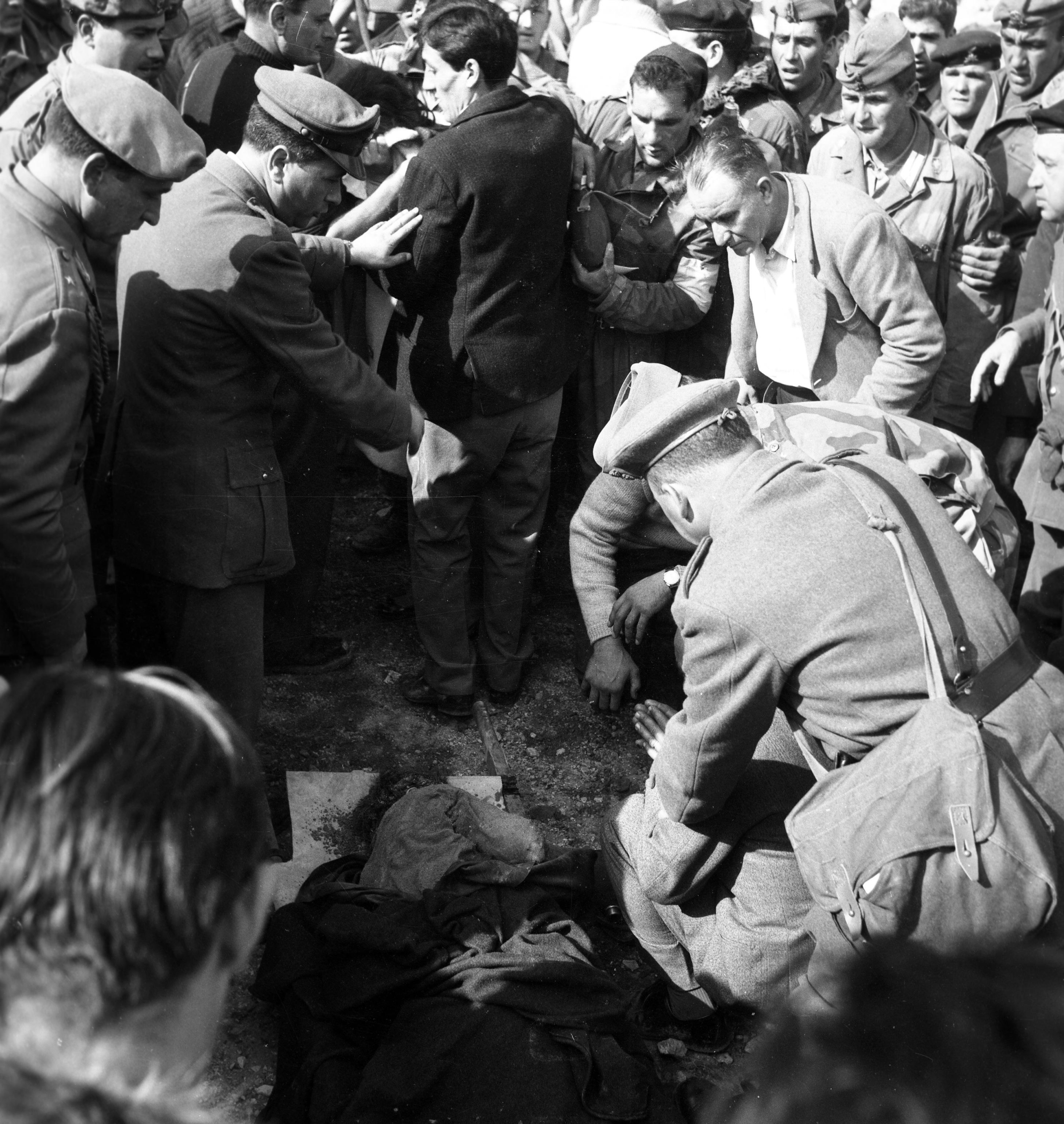 Belluno 10 ottobre 1963 - Il presidente Antonio Segni a Longarone vedute del luogo della tragedia. ansa archivio - sim neg 33856