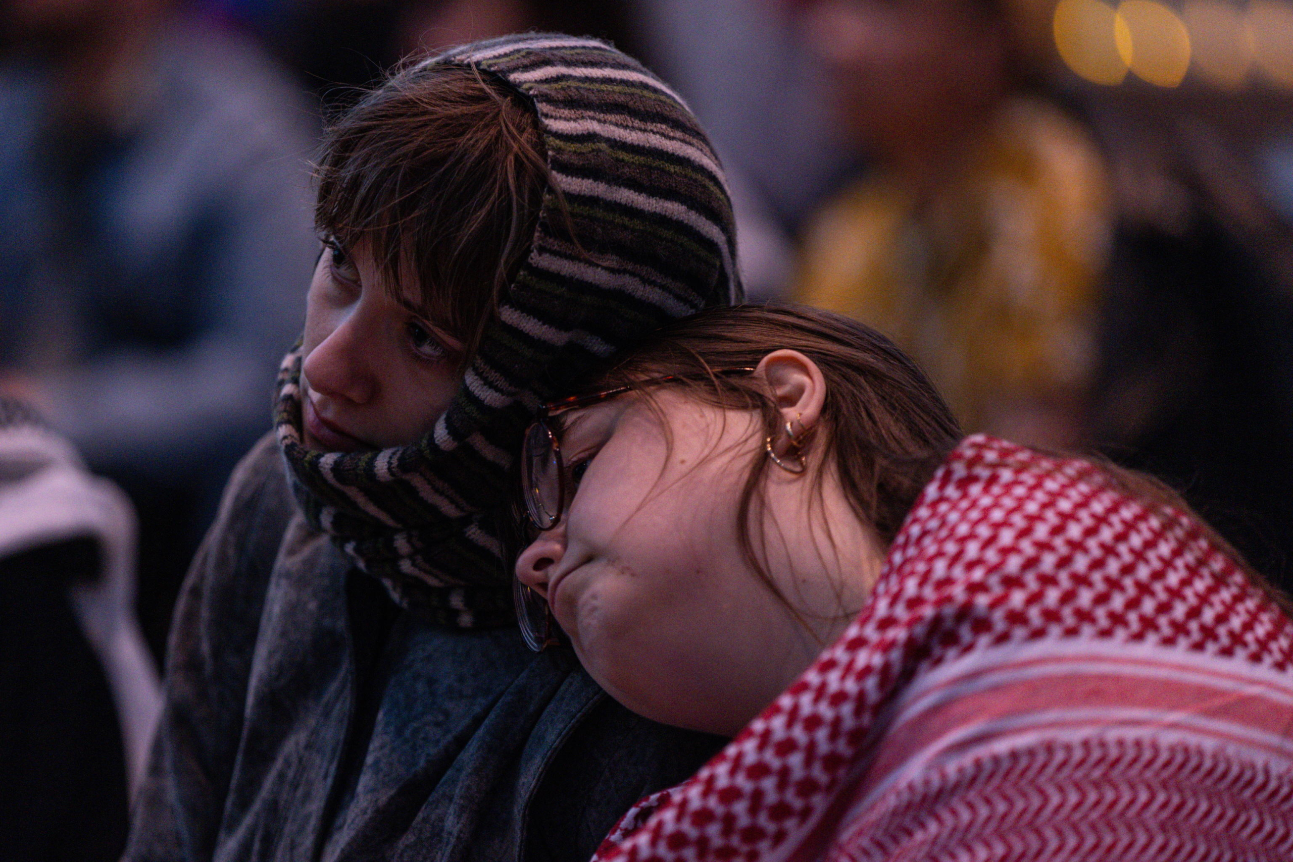 epa11654341 Community members gather for a Free Palestine Melbourne vigil to remember victims of the Gaza attacks at Federation Square in Melbourne, Australia, 11 October 2024. A Free Palestine Melbourne vigil is taking place at Federation Square, where community members are gathering to remember victims of Israeli attacks in Gaza.  EPA/DIEGO FEDELE AUSTRALIA AND NEW ZEALAND OUT