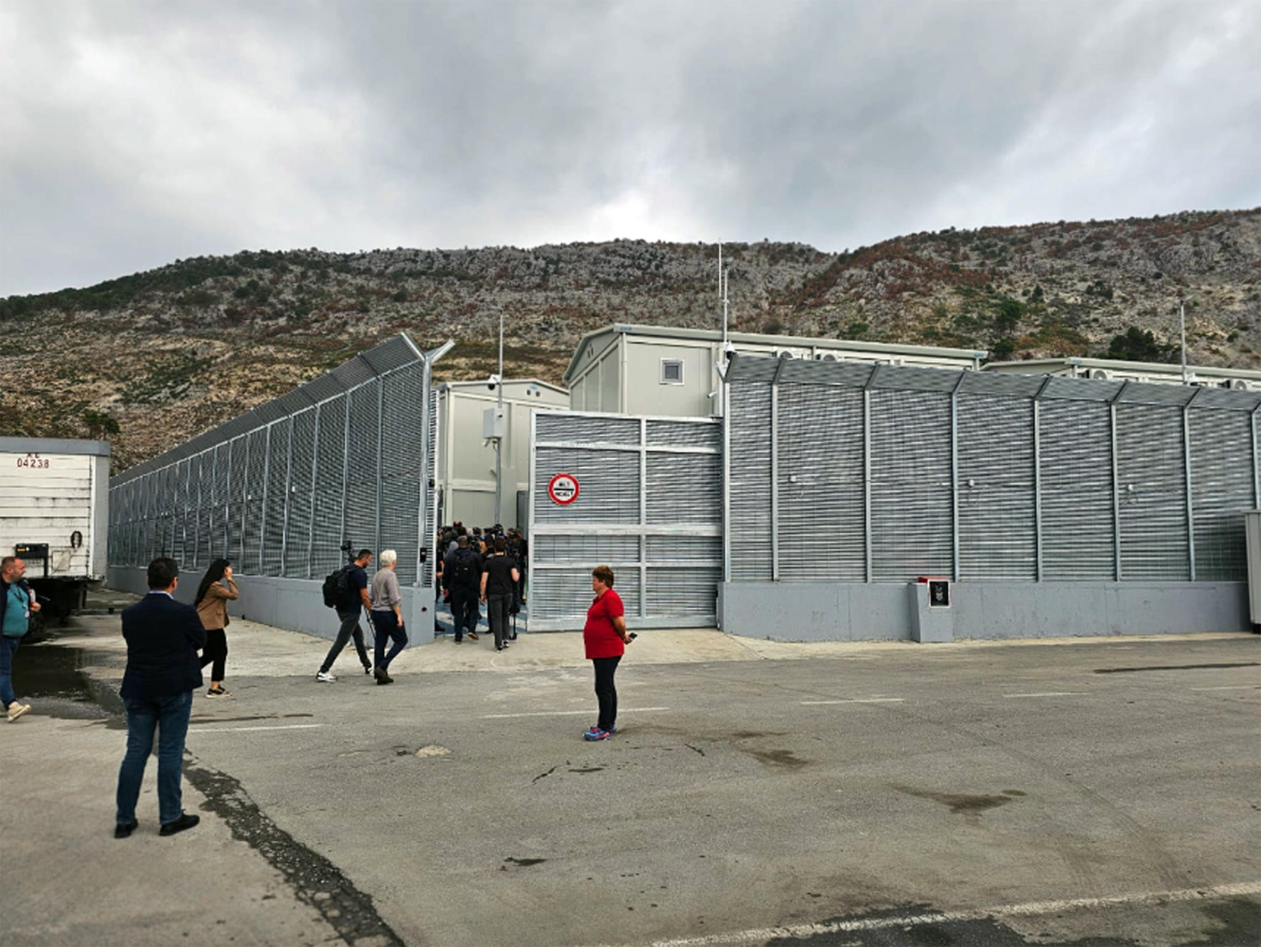 Il centro di prima accoglienza allestito  a Shengyin  in Albania, 11 ottobre 2024.
ANSA/Armand Mero