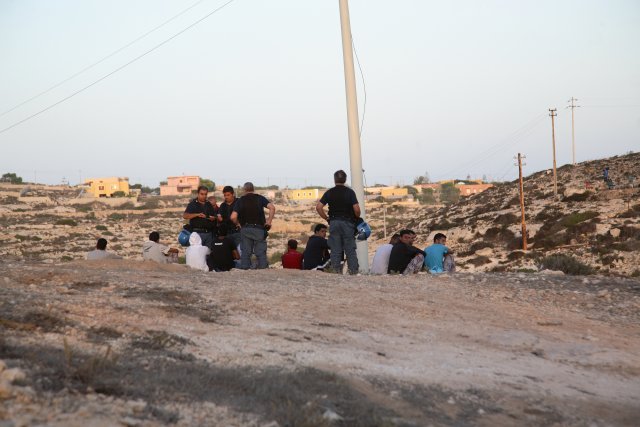 Lampedusa Centro d'accoglienza in fiamme