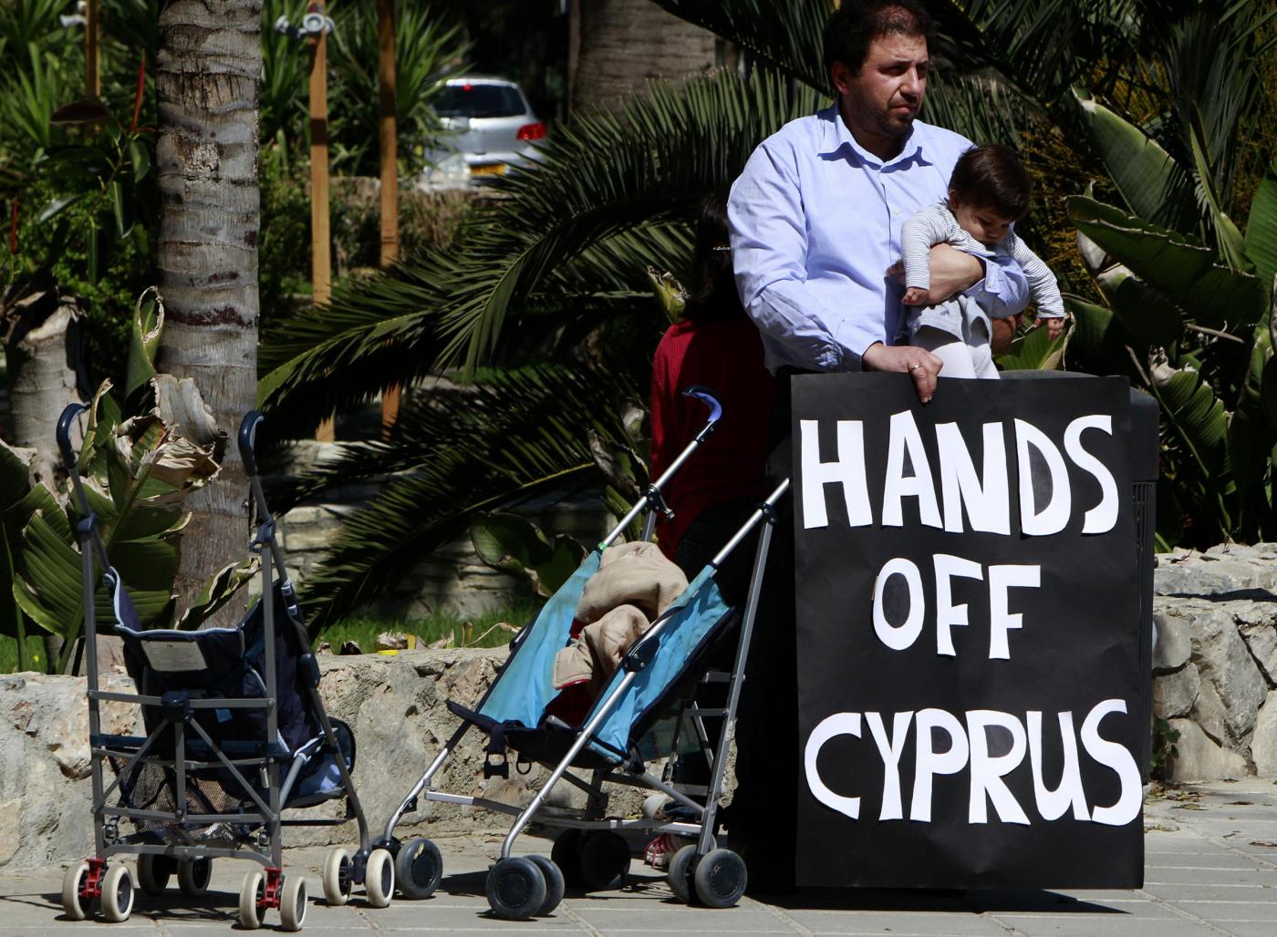 Proteste a Cipro contro la tassa sui depositi