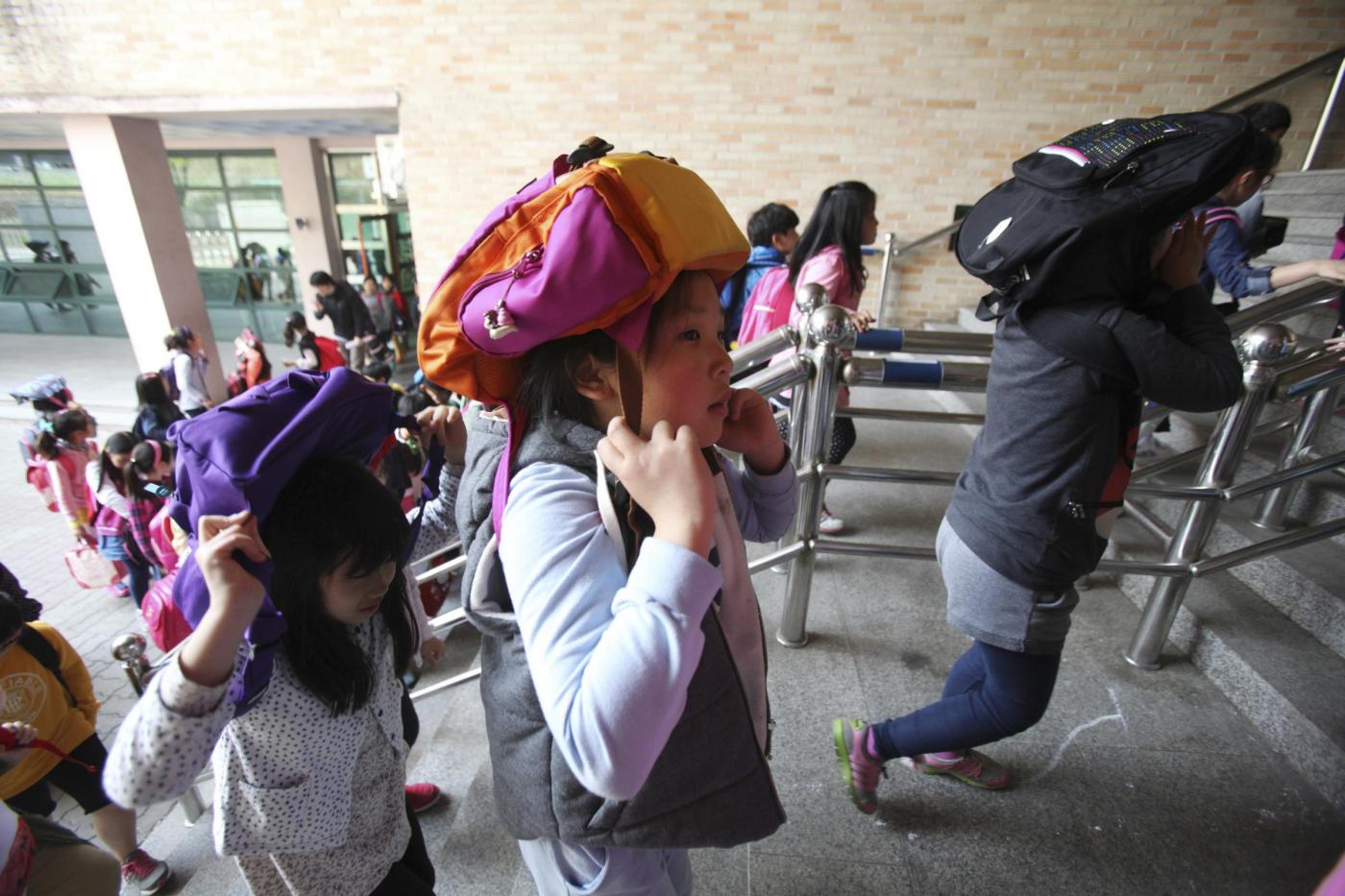 Esercitazioni per la sicurezza nelle scuole della Corea del Sud