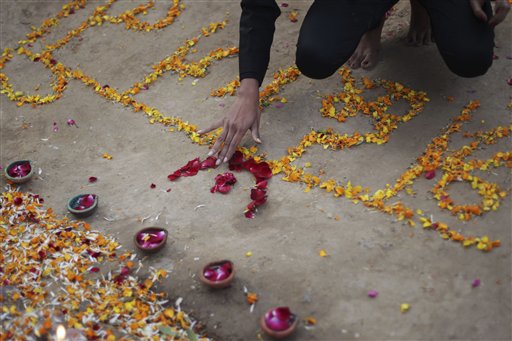 Celebrazioni in ricordo della studentessa morta un anno fa a causa di una violenza sessuale