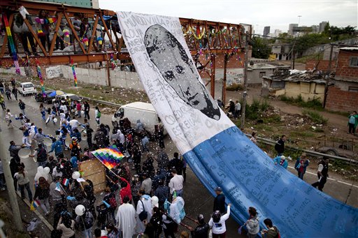 Manifestazioni per l'anniversario della morte del sacerdote Carlos Mugica a Buenos Aires in Argentina