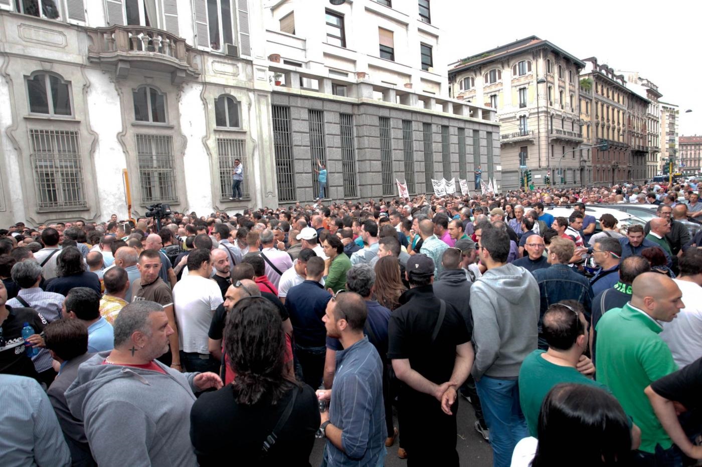 La protesta dei tassisti a Milano