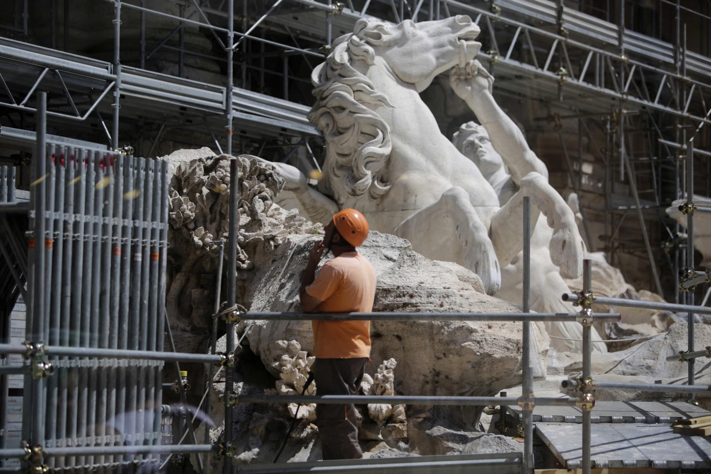 Il restauro di Fontana di Trevi