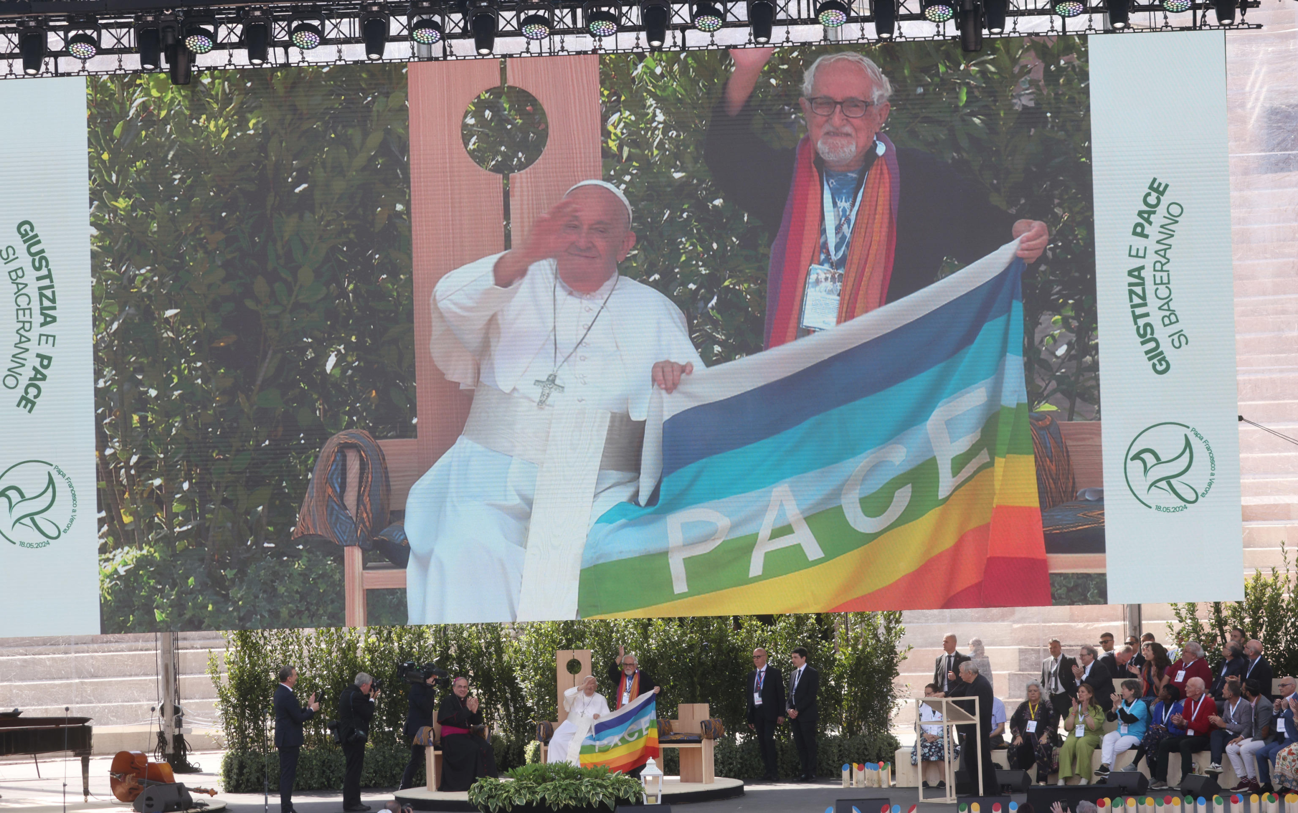 Papa Francesco presiede lIncontro 