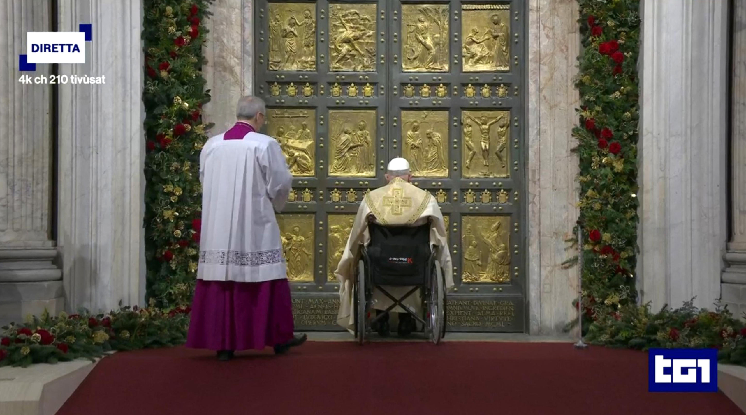 Papa Francesco ha aperto la Porta Santa della basilica di San Pietro, 24 dicembre 2024. Comincia il Giubileo 2025 dedicato al tema della 