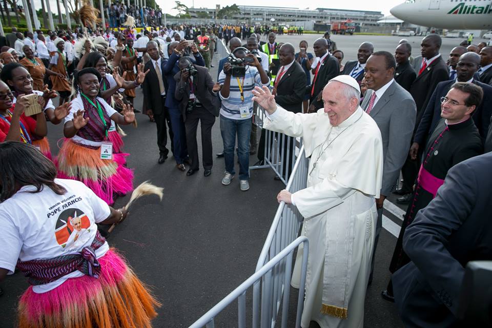 L'arrivo di papa Francesco in Kenya