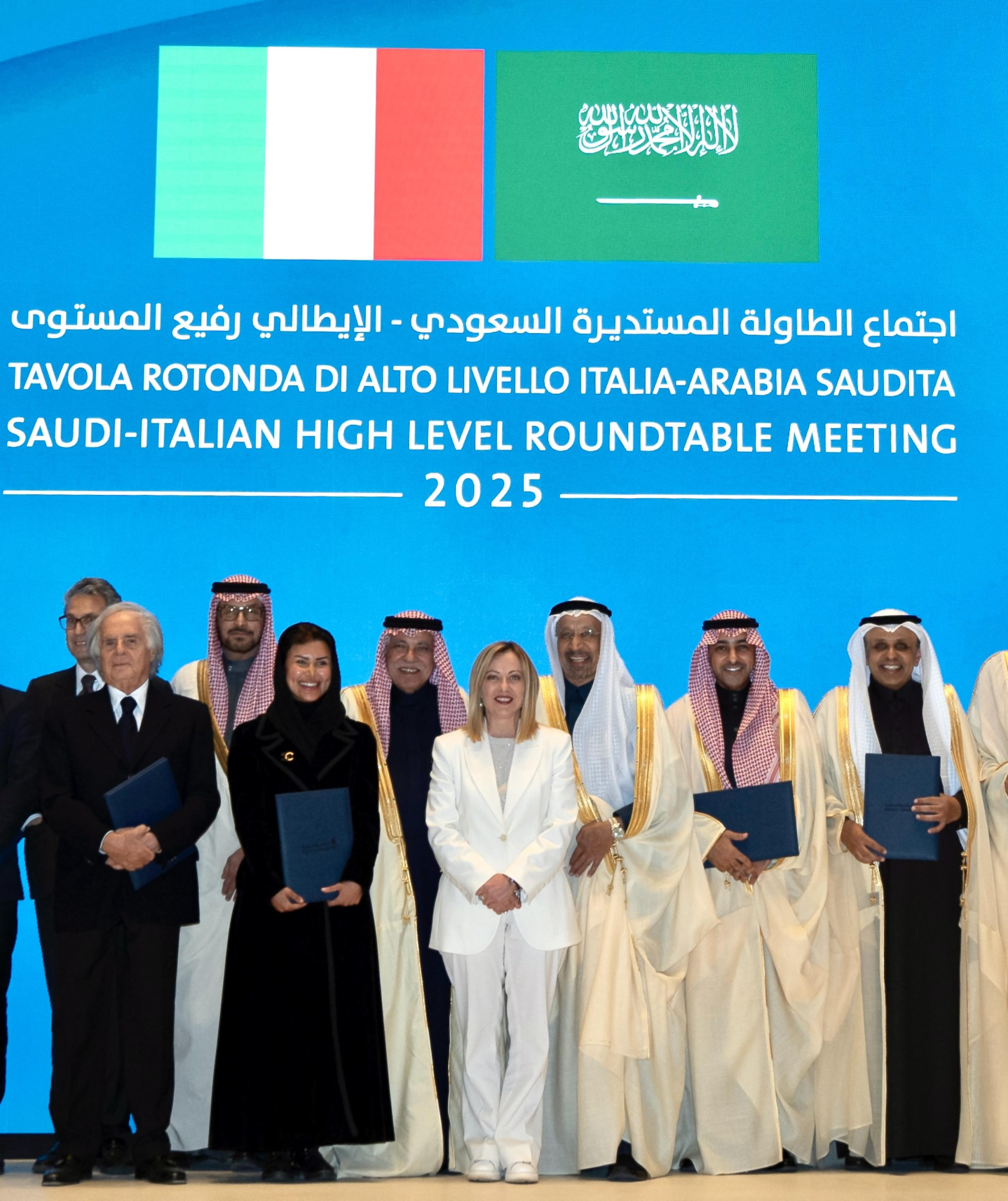 La premier Giorgia Meloni in occasione della Tavola Rotonda di Alto Livello organizzata ad Al'-Ula in occasione della sua visita ufficiale in Arabia Saudita, a cui hanno partecipato diverse imprese e società partecipate italiane, Al'-Ula, 26 gennaio 2025.
 ANSA/ UFFICIO STAMPA PALAZZO CHIGI- FILLIPPO ATTILI 
+++ ANSA PROVIDES ACCESS TO THIS HANDOUT PHOTO TO BE USED SOLELY TO ILLUSTRATE NEWS REPORTING OR COMMENTARY ON THE FACTS OR EVENTS DEPICTED IN THIS IMAGE; NO ARCHIVING; NO LICENSING +++ NPK++