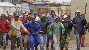 Sudafrica: scontri fra polizia e agricoltori