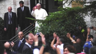 Francesco e Bergoglio. Ma c’è anche Chiara