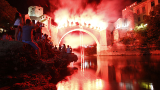 Mostar, un ponte che dà spettacolo