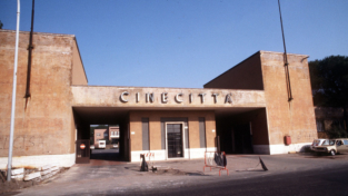 Cinecittà era una Babilonia?