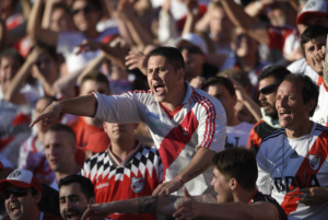 La finale tra Boca Juniors e River Plate sospesa per incidenti