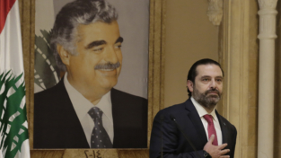 Hariri cede alla piazza