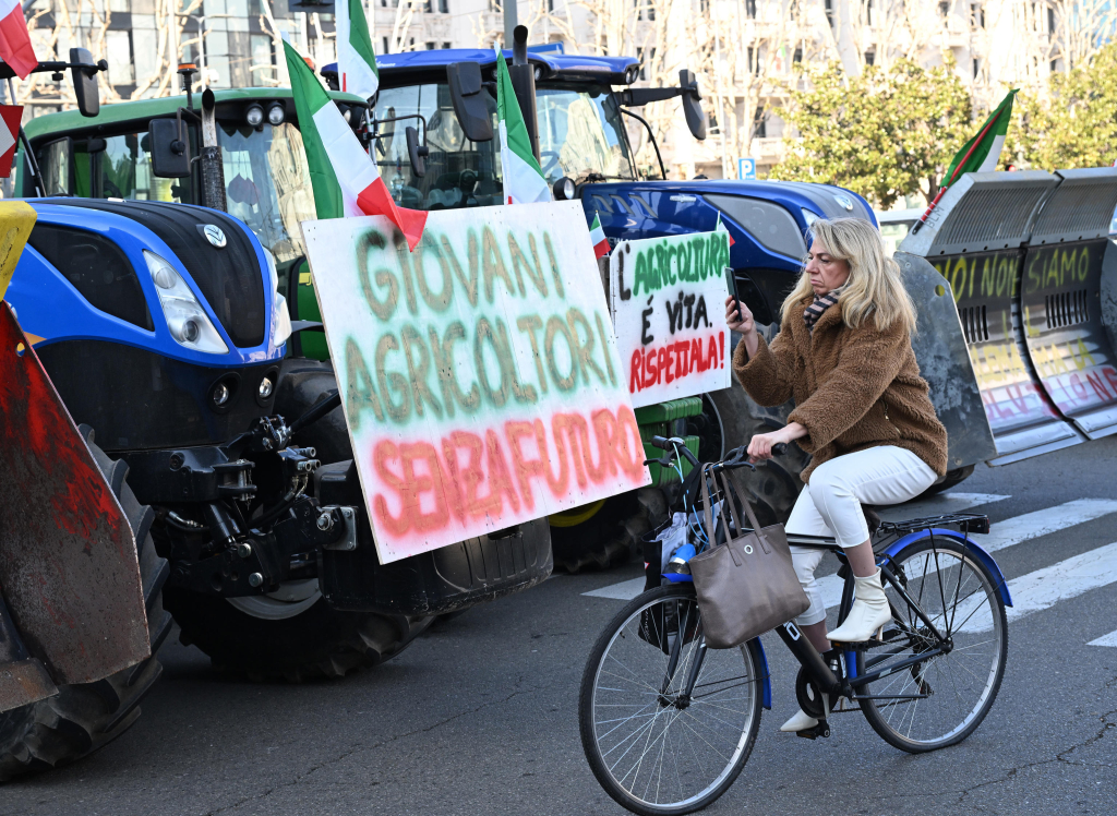 Protesta Dei Trattori Lombardia Ci Aiuti Citt Nuova Citt Nuova