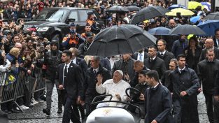 L’appello del papa: Non coprite gli abusi. Portiamo il male allo scoperto