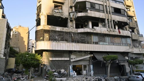 epa11639127 A general view of a damaged building following an Israeli airstrike in Beirut's Bachoura neighborhood, Lebanon, 03 October 2024. Lebanese officials reported that an Israeli airstrike on a building in central Beirut resulted in at least five deaths and eight injuries.  EPA/WAEL HAMZEH