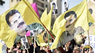 Il Pkk accoglie l’appello di Öcalan a deporre le armi