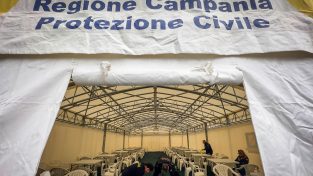 Campi Flegrei, protezione civile all’opera